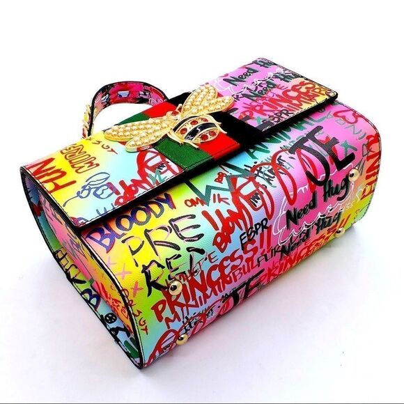 ⭐️Host Pick⭐️2-N-1 Grafitti Print Queen Bee Stripe Boxy Satchel - Picture 8 of 10